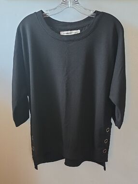 The Sweatshirt Project Black Tee Shirt
